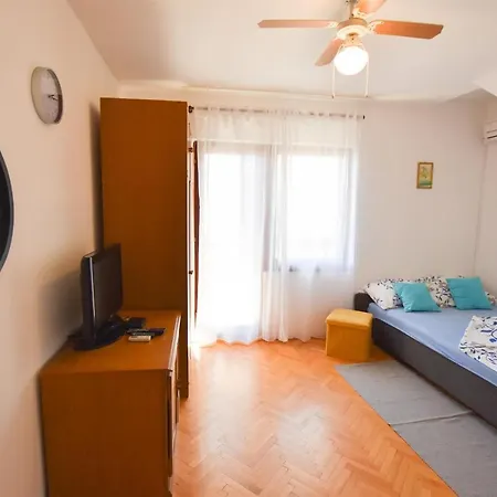 Guest house Vesna Primosten